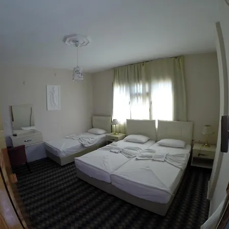 Karya Bed & Breakfast 3*