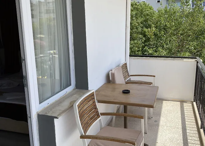 Couette-café Karya 3*