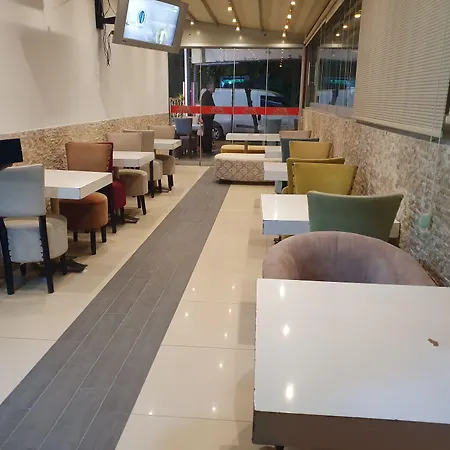 Karya B&B 쿠사다시